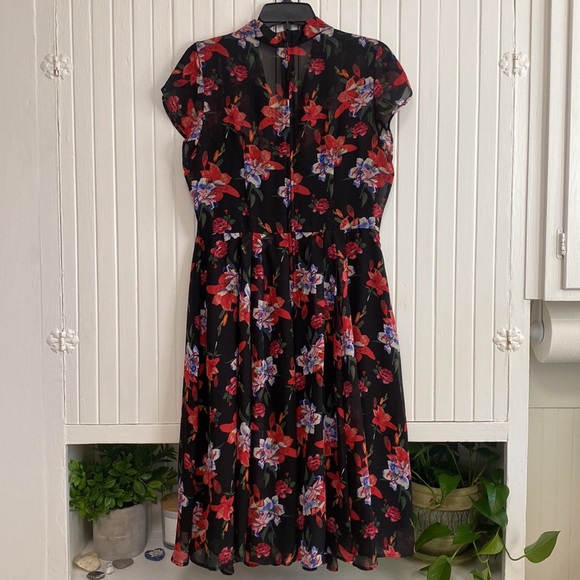 Black and Red Floral Vintage Dress - Large - Picture 5 of 12